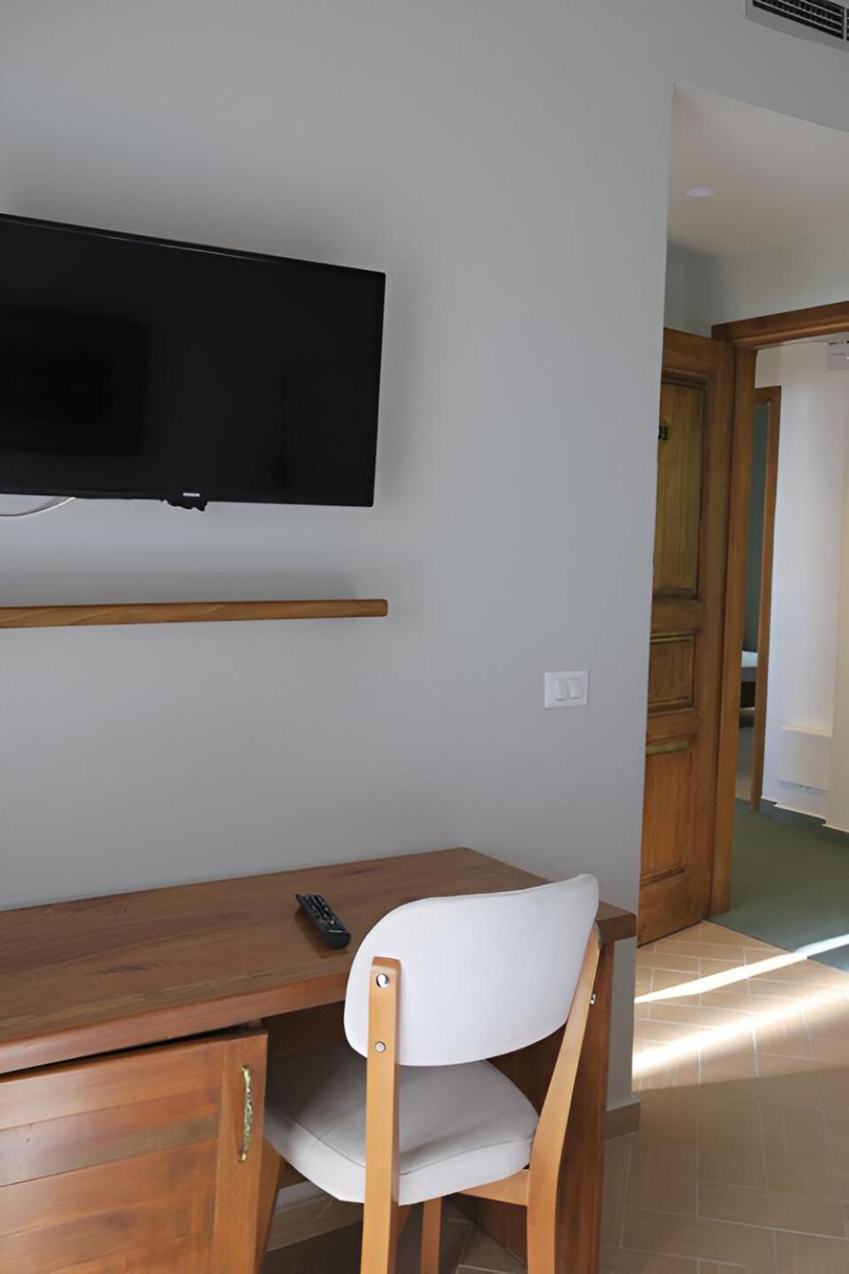 Doko Hotel Radhimë Eksteriør bilde